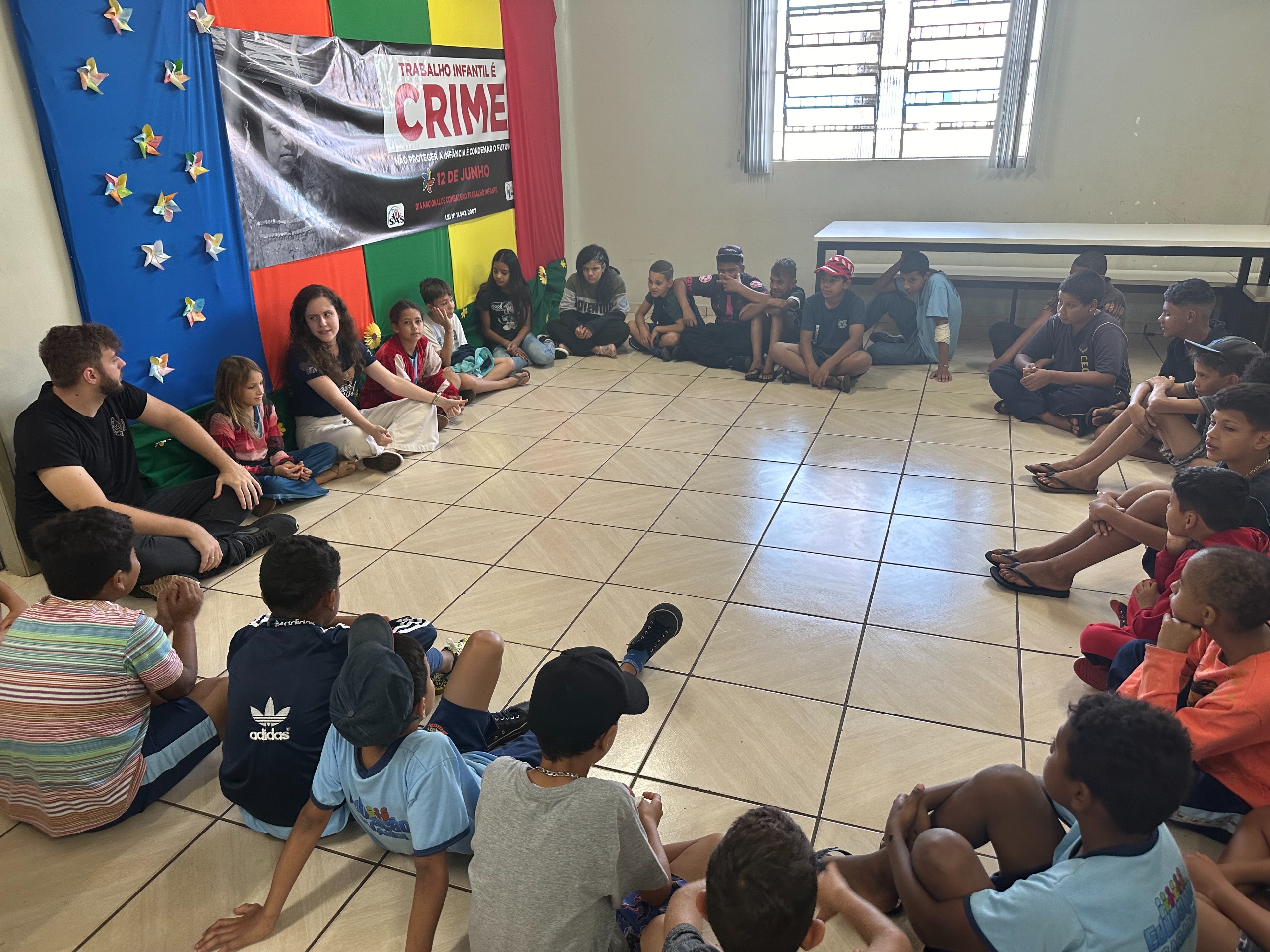 Ciaps lembra Dia Mundial contra o Trabalho Infantil com roda de conversa entre crianças